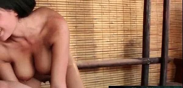  Sexy babe gives an amazing Japanese massage 09